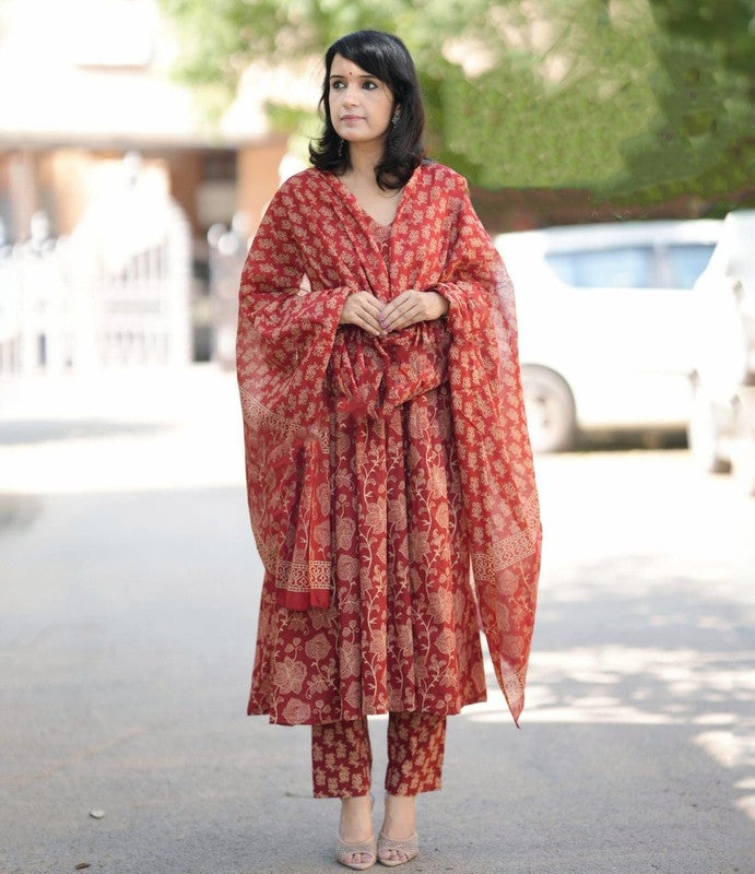 Malishka Export Maroon Rayon Printed Anarkali Kurta Pant Set for Women - Image 4